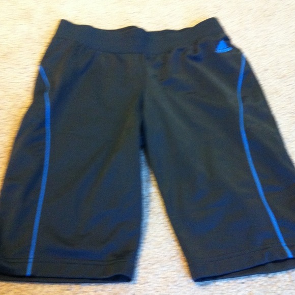 Bundle of 2 workout shorts - Picture 2 of 4