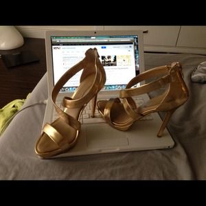 BCBG maxazri gold heels