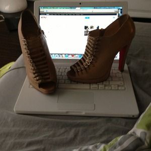 Super cute and comfy loubs