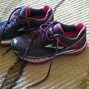 SOLD!! Brooks Glycerin running shoes