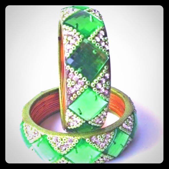 Green & White- Stones & Beads- Bracelet (Pair)