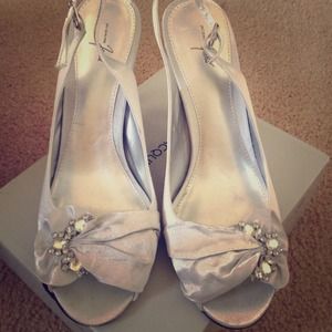 Jaqueline Ferrarr silver heels