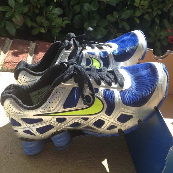 👉SOLD👈Band New 👟Nike boy running shoes