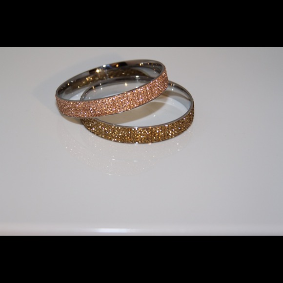 Swarovski inspiredGold sparkle gold tone bangle - Picture 3 of 3