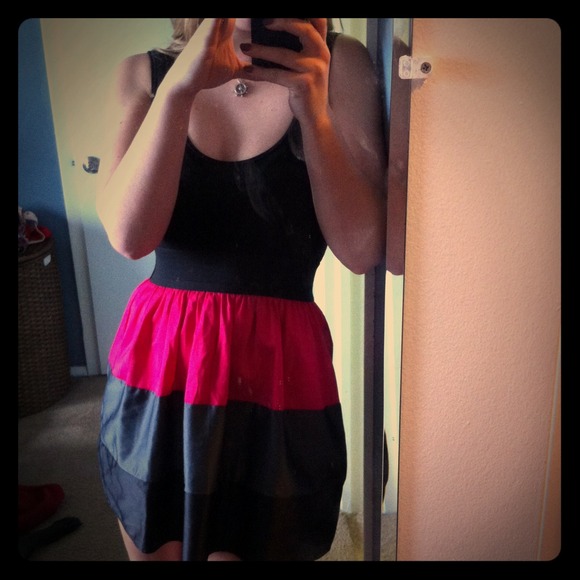 🚫Sold🚫 black, gray & hot pick dress