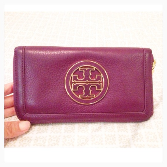 Tory Burch Clutches & Wallets - 💢RESERVED💢Tory Burch Purple Amanda Wallet