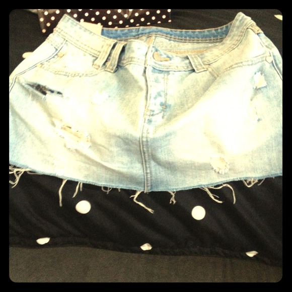 Denim skirt. Never worn.