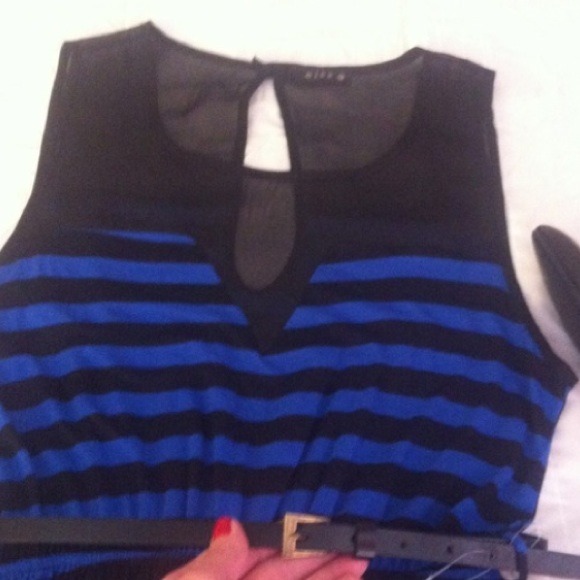 💙SOLD💙 Black and blue stripe dress - Picture 2 of 3
