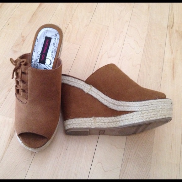 Wedge slip ons - Picture 2 of 3