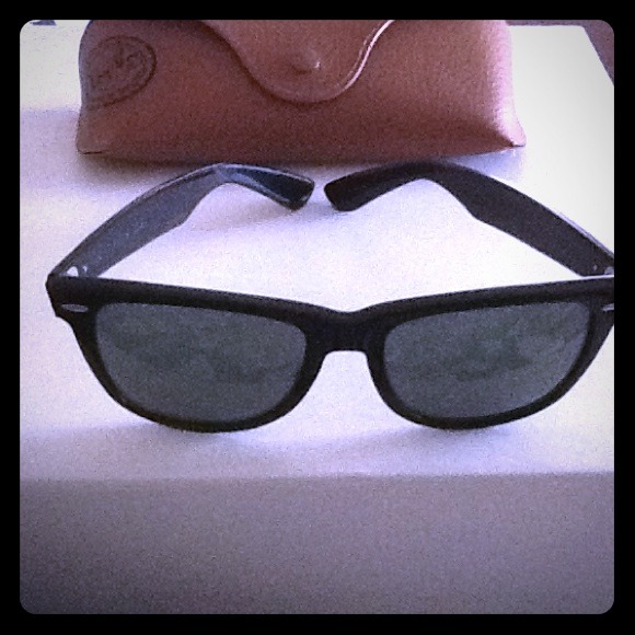 Classic ray ban wayfarer sunglasses