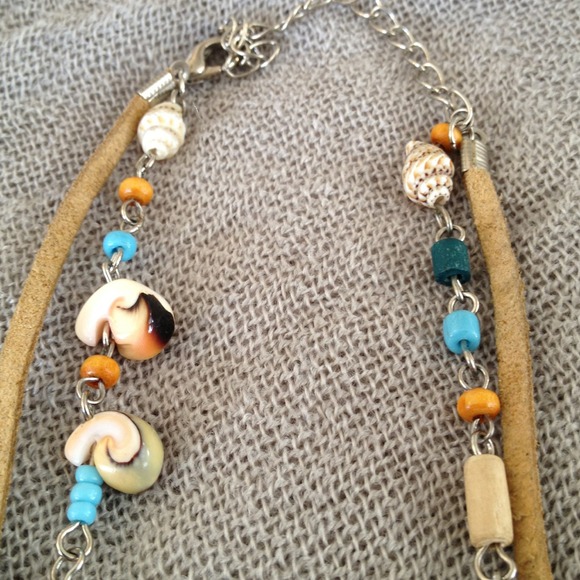 Adorable shell necklace - Picture 3 of 3