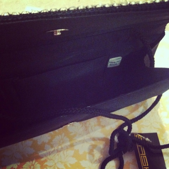 GORGEOUS clutch 100% REAL Swarovski crystals!! - Picture 2 of 2