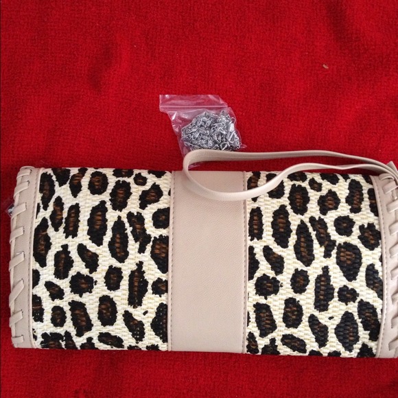 Cheetah Clutch - Picture 2 of 3