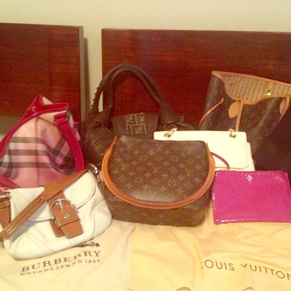 Check out my purse and clutch listings!