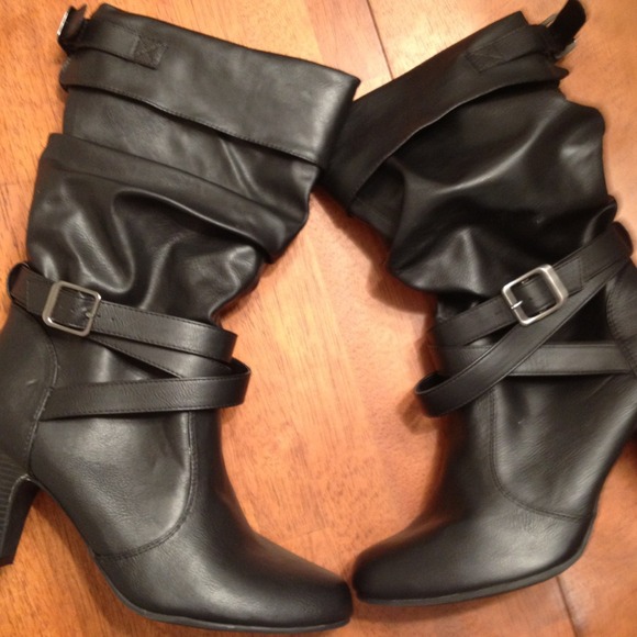 TRADED black boot with side buckles and  body wash