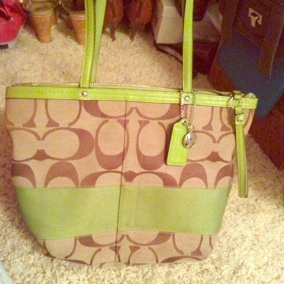 *Reduced!* Authentic Coach Purse