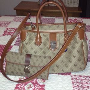 Dooney Bourke purse and wallet