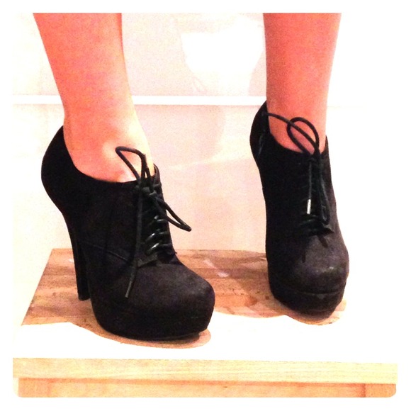 SOLD! Black Forever XXI Booties