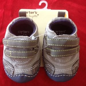 Brand New Carter's new born shoes
