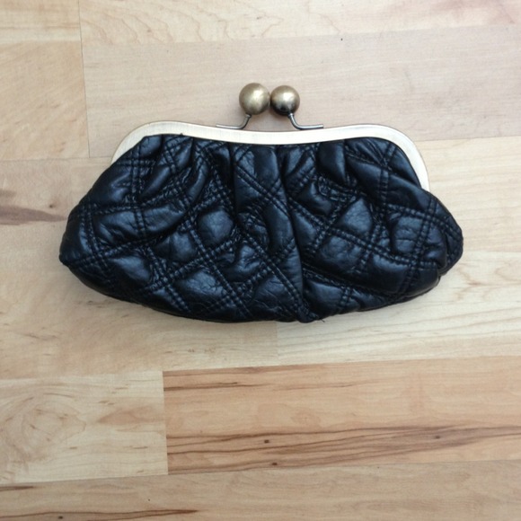 🚫SOLD🚫Quilted faux leather clutch