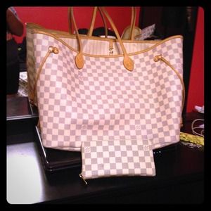 Louis Vuitton Purse & Wallet