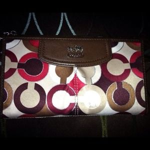 💛💥 SOLD 💥💛Authentic Coach wristlet