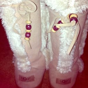 Ugg boots [RESERVED]