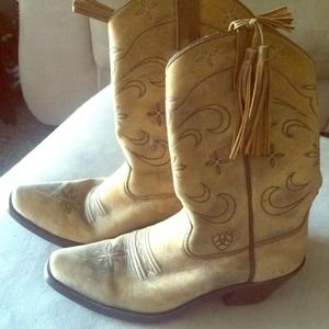 Ariat 'Desert Star' size 7.5B boots