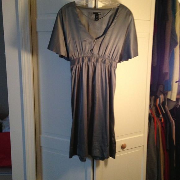 H&M Dresses & Skirts - Silk dress