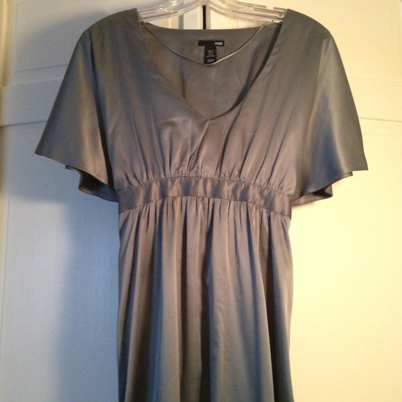 Silk dress - Picture 2 of 3