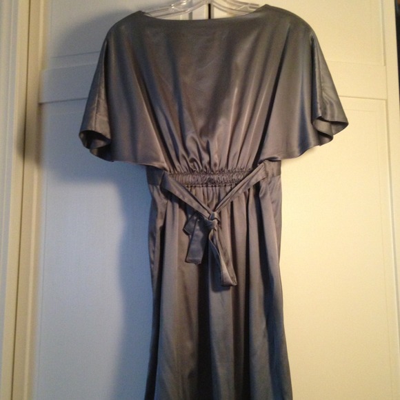 Silk dress - Picture 3 of 3