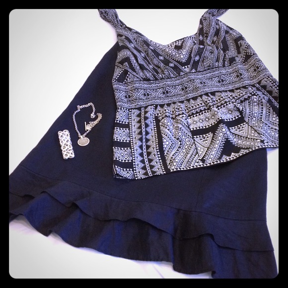 H & M Black Linen skirt w/ Peplum hem S8