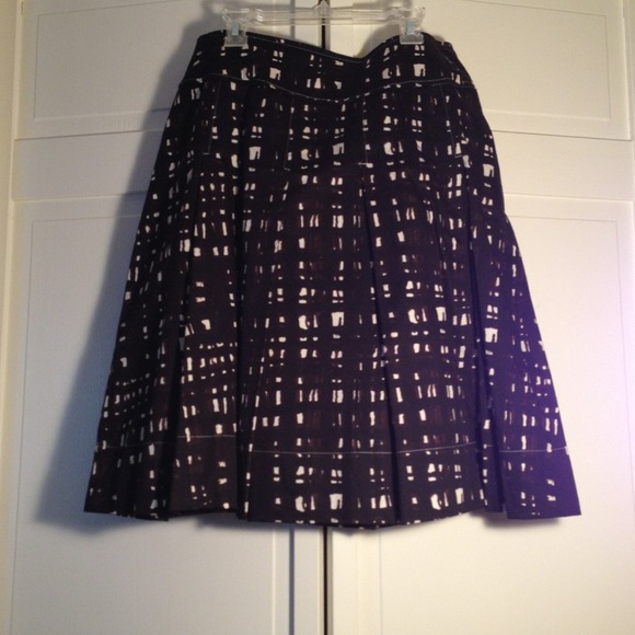 New York and Company Dresses & Skirts - Black printed skirt