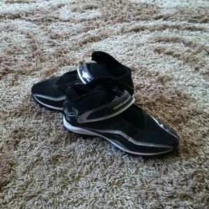 **RESERVED**Under Armour