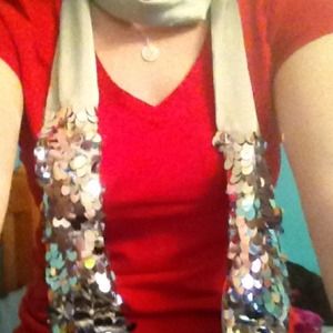 BUNDLE Sequined scarf & green vintage necklace