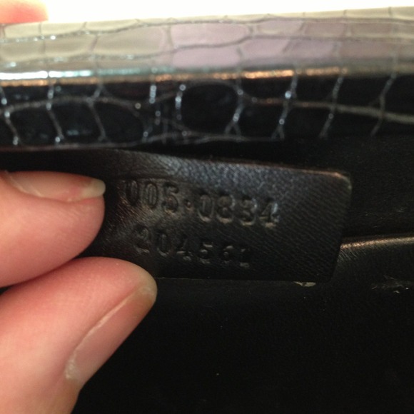 Authentic Gucci Clutch with Detachable Crossbody - Picture 3 of 4