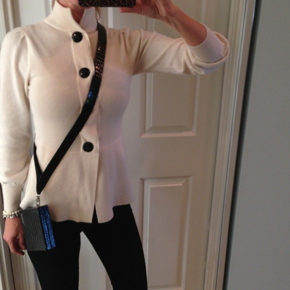 Authentic Gucci Clutch with Detachable Crossbody - Picture 4 of 4