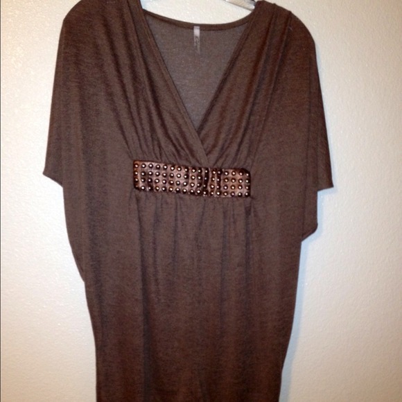 Brown dress size medium I have never worn this.