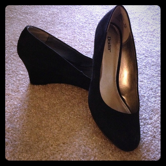 Black wedge shoes