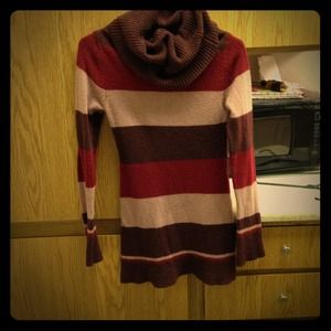 Long sleeve, striped, baggy turtle neck.