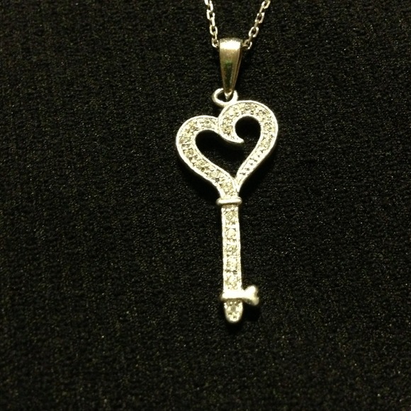 Key heart necklace 9.25