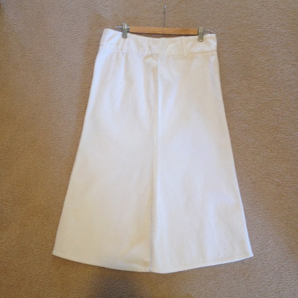 **SOLD!**Cream corduroy skirt