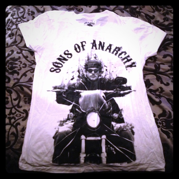 ⁯Bundle SOA shirt && VS shorts⁯