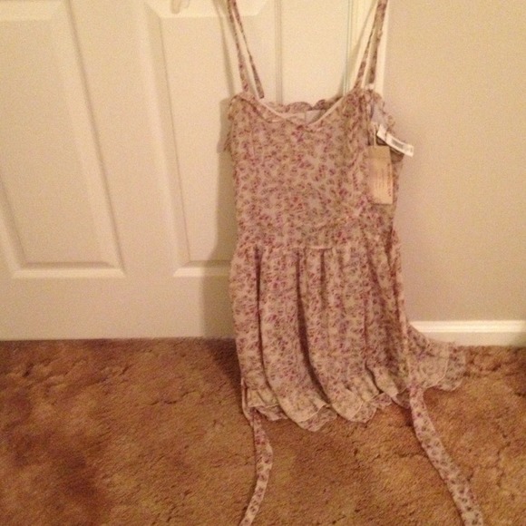 Pretty beige and punk skulls dress
