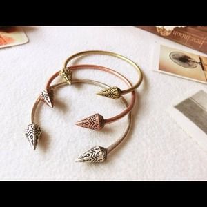 ⭕REDUCED⭕ Silver Arrow Bracelet