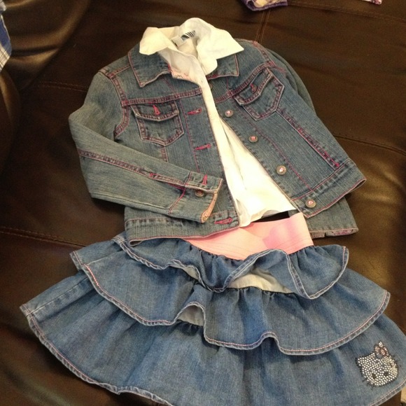 Hello kitty jack and skirt