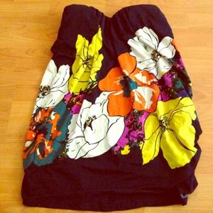 Stretchy/strapless floral summer dress