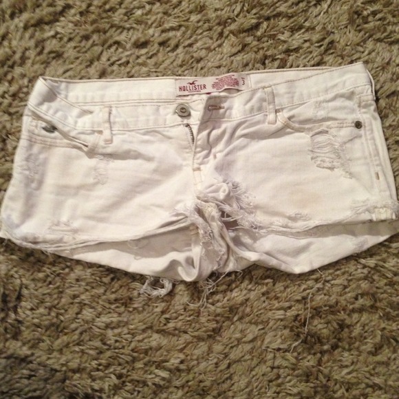 💢SOLD💢Hollister white jean shorts