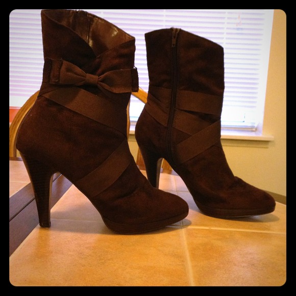 4 1/2 in heels ankle boot style Dutch brown - Picture 1 of 3