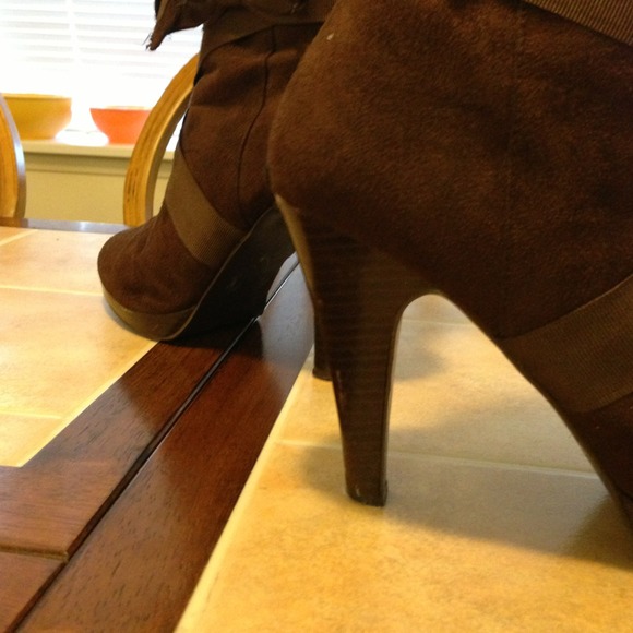 4 1/2 in heels ankle boot style Dutch brown - Picture 3 of 3